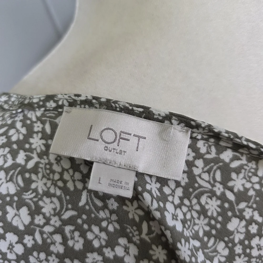 Loft Cami Olive Green & White Floral Tank Top Size L - Picture 10 of 11